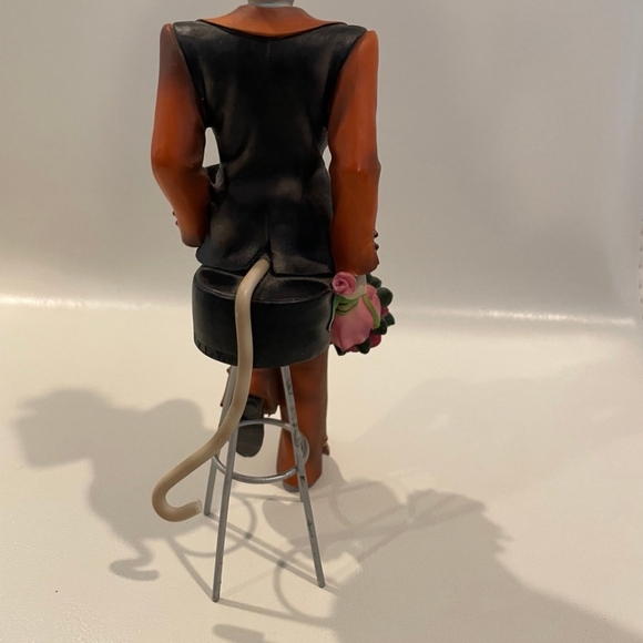 Margaret Le Van's Alley Cat "Dante with Roses" C5271 - Picture 3 of 4